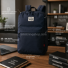 Mochila Levi’s Azul Marino para Portátil y Trabajo | Backpack Unisex 25L Premium Mochila Levi’s azul marino 25L para portátil 15 pulgadas en escritorio moderno de trabajo y universidad