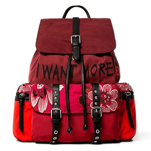 Mochila Desigual mujer roja floral Back Rich Clementine Tribeca con cierre tipo cartera, cordón, hebillas negras, bolsillos exteriores y diseño bordado. Mochila urbana de mujer para diario, viaje, trabajo, universidad, regalo o autorregalo, modelo 19WAKA11-3006-U con última unidad disponible.