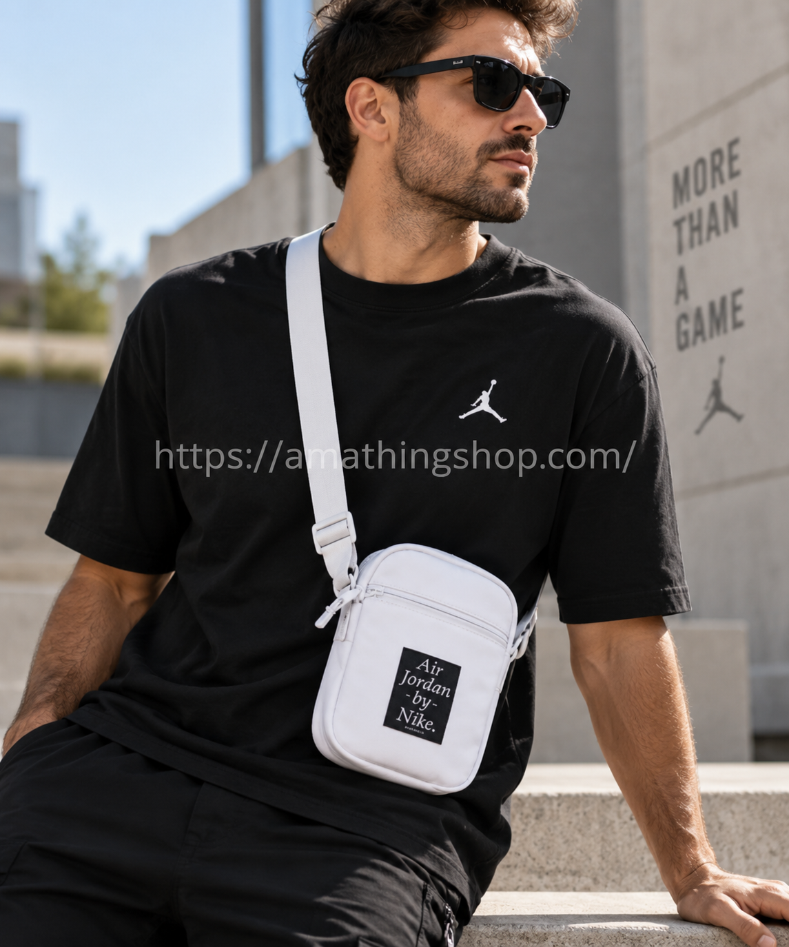 Hombre con bandolera Nike Air Jordan blanca crossbody modelo 9A0225-001