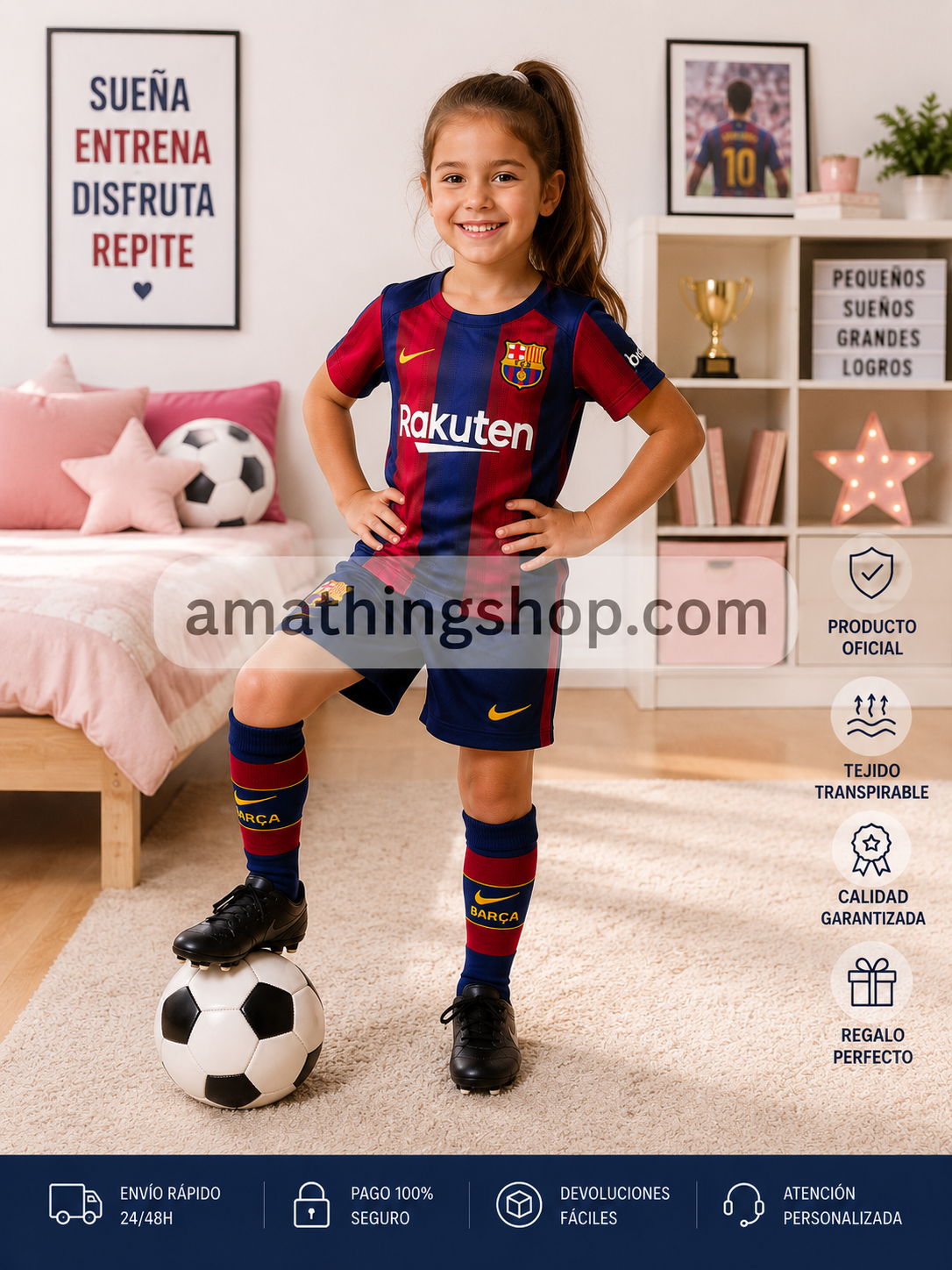 Niña pequeña con equipación completa azulgrana de fútbol en habitación infantil moderna. Imagen lifestyle deportiva optimizada para Google Imágenes, Pinterest y ecommerce infantil.