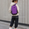 Mochila Vans Lila Streetwear Premium para Universidad y Lifestyle Mochila Vans lila estilo streetwear urbano en outfit casual premium