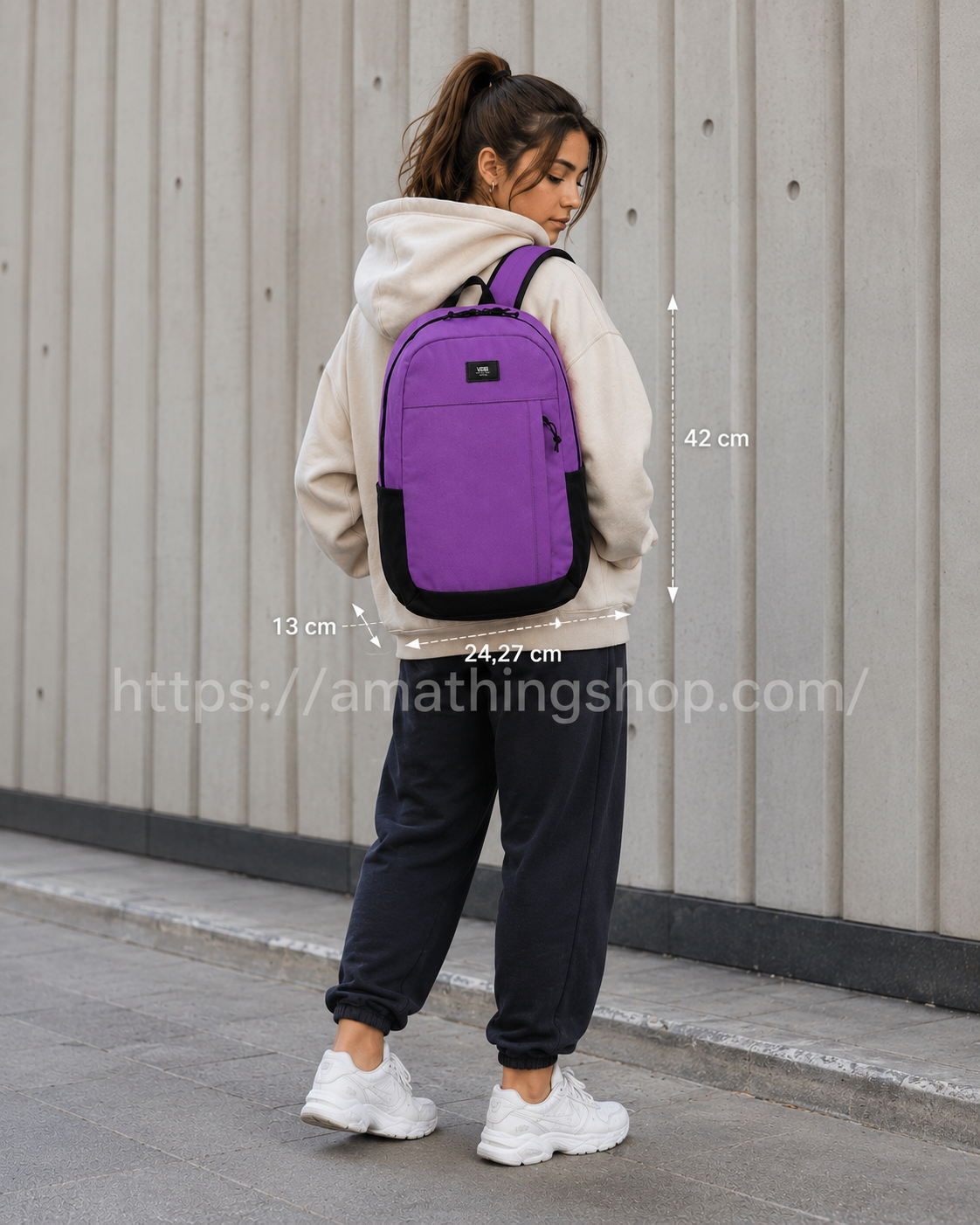 Mochila Vans Lila Streetwear Premium para Universidad y Lifestyle Mochila Vans lila estilo streetwear urbano en outfit casual premium