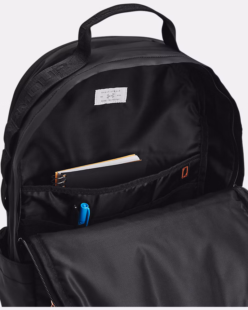 Interior mochila Under Armour Favorite negra 21L con bolsillos organizadores