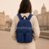 Mochila ligera Vans azul marino proporcional en espalda mujer estilo urbano premium