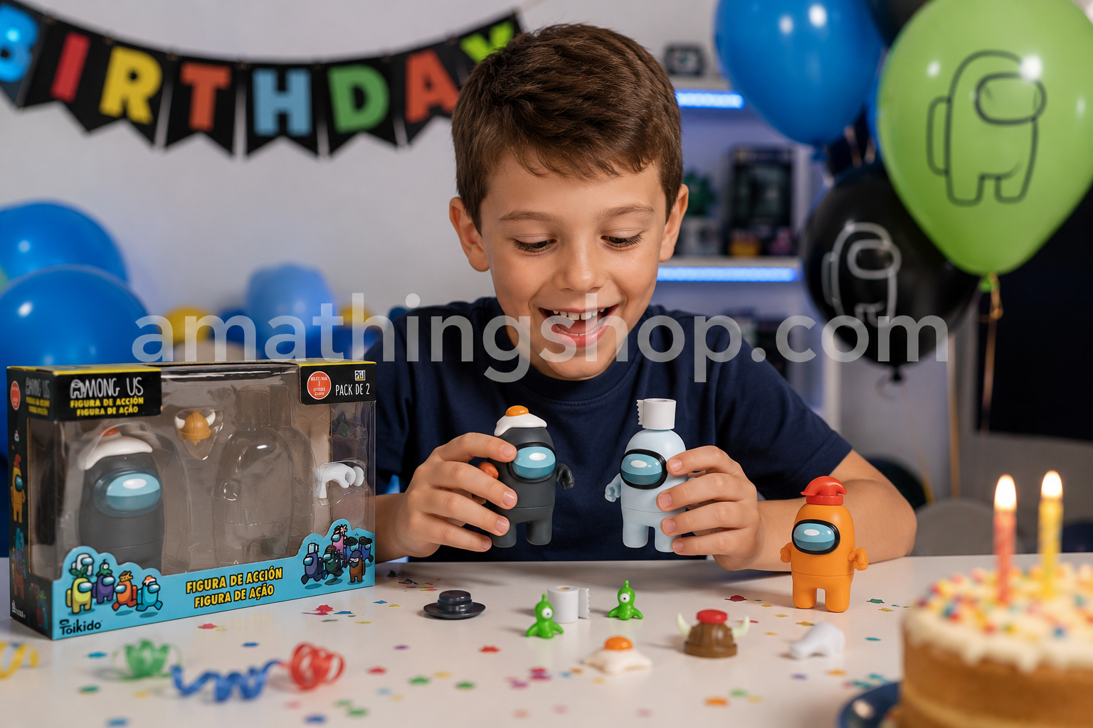 Niño abriendo como regalo el pack de 2 figuras de acción Among Us Bizak con accesorios sorpresa durante un cumpleaños