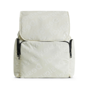 Mochila blanca de mujer Desigual Back Colorama Helsinki con logos iridiscentes.