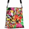 Parte trasera del bolso bandolera Desigual Mika Butan Floral multicolor para mujer con estampado floral patchwork y correa ajustable.
