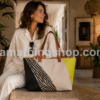 Bolso Desigual Shopper Namibia Grande original para mujer en un elegante ambiente mediterráneo con decoración natural