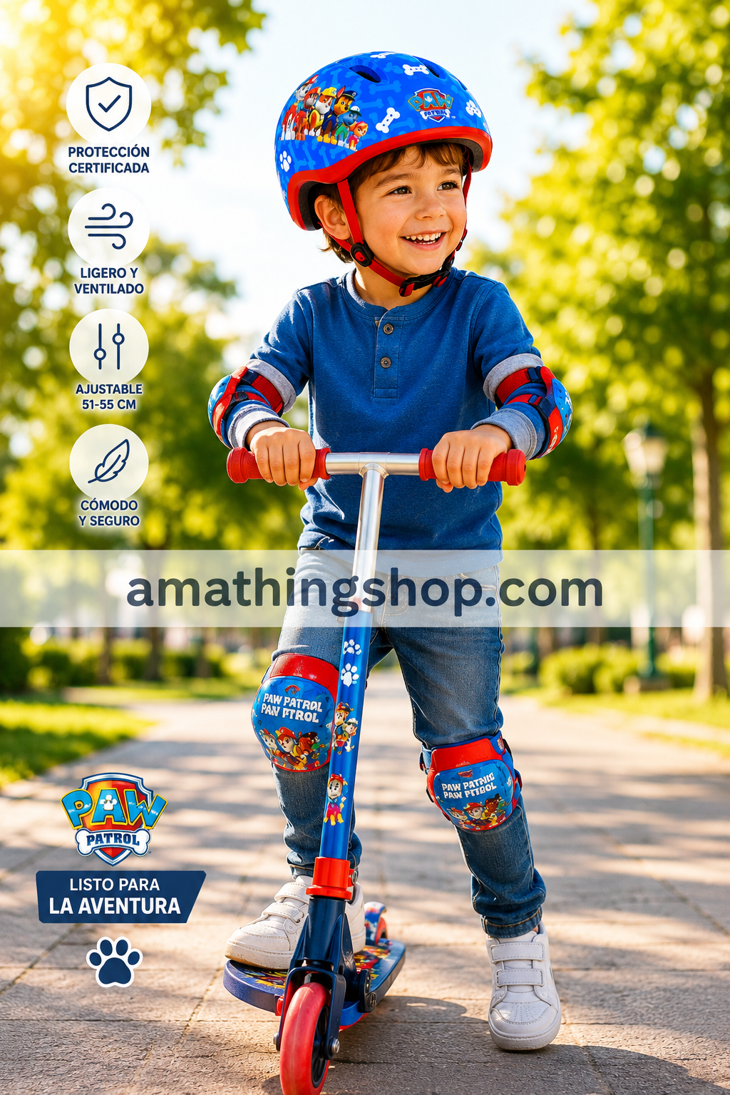Niño usando casco infantil Paw Patrol azul y rojo mientras conduce patinete en exterior