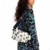 bolso bandolera pequeno mujer blanco y negro con diseno original elegante