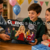 Cluedo Mentiroso Hasbro juego de mesa de misterio para regalar a niños y jugar en familia