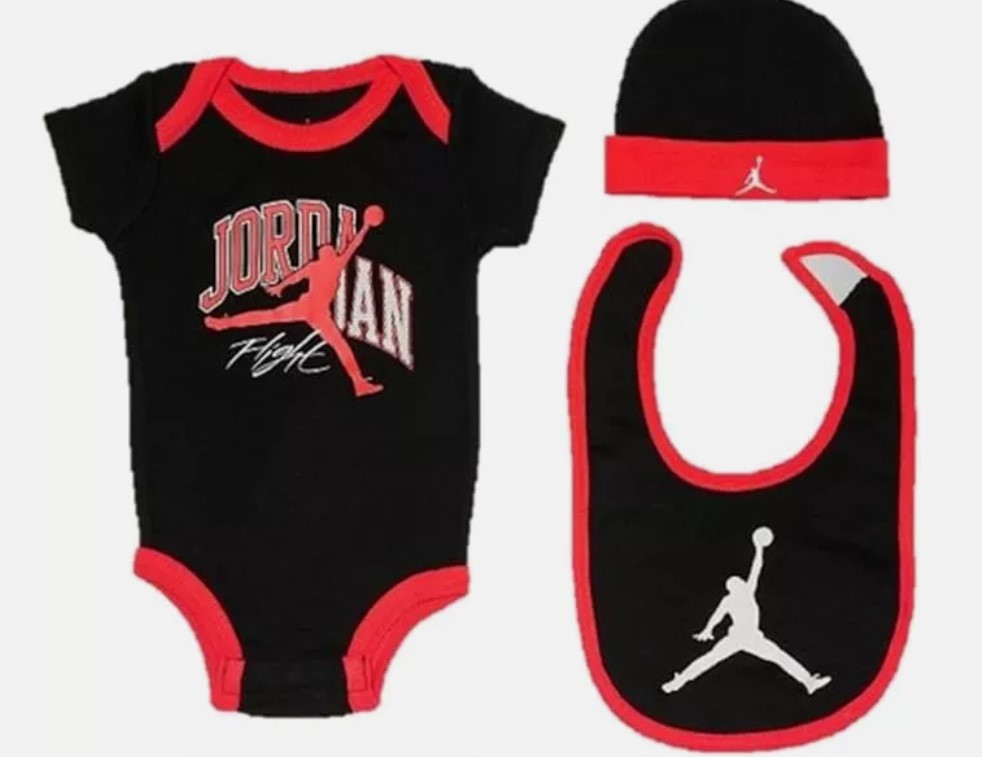 Set ropa bebé Jordan 3 piezas negro rojo – body, babero y gorro Jumpman 6-12 meses