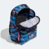 Interior de la mini mochila Adidas Originals Camo HK4942 mostrando el compartimento principal de 9,75 litros y el bolsillo frontal con cremallera.
