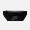228502_3 Riñonera Nike grande negra 10L cruzada Tech Hip Pack para viaje gimnasio y uso diario