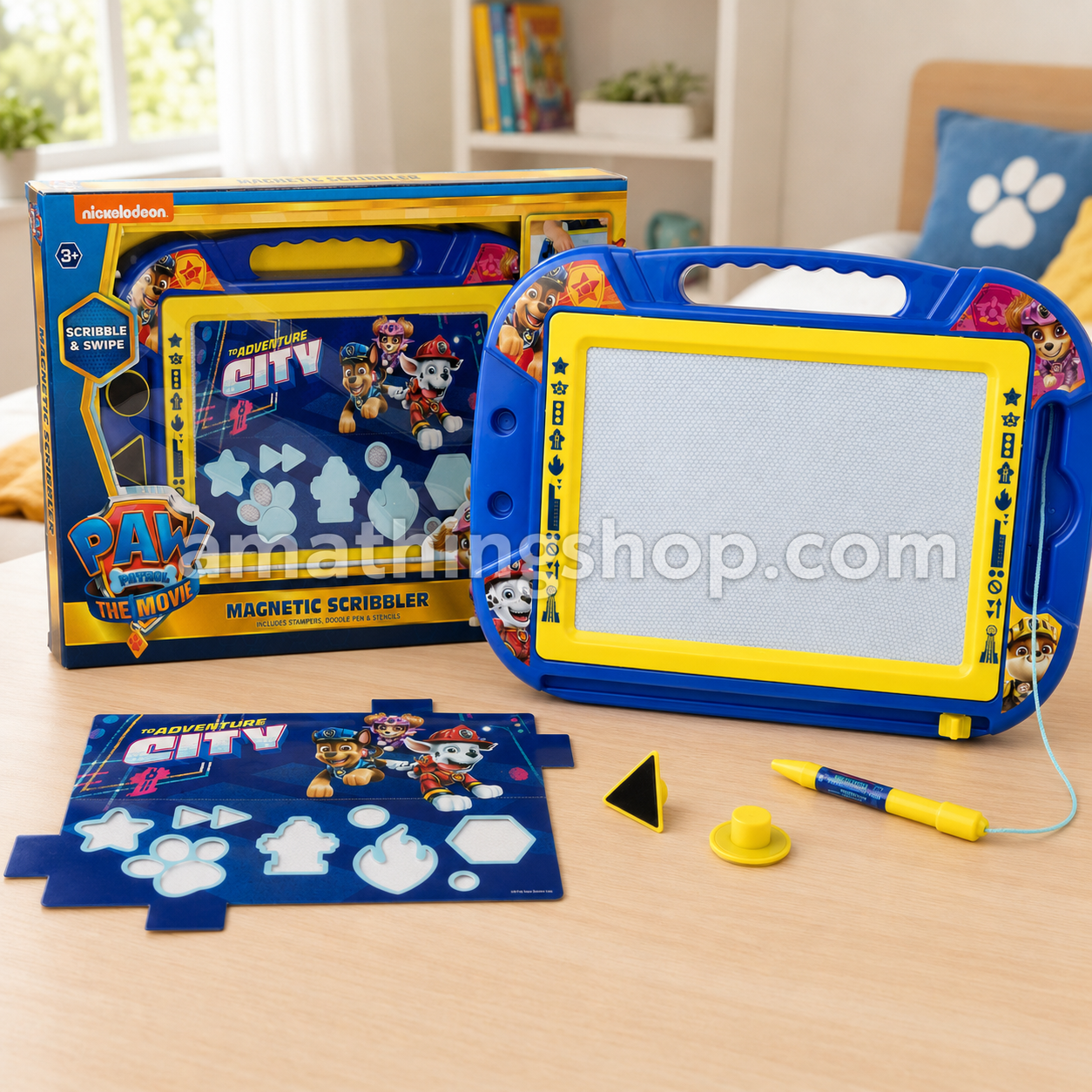 Pizarra magnética Paw Patrol con caja original, tablero de dibujo, bolígrafo magnético, sellos y plantillas, presentada como juguete creativo para niños desde 3 años.