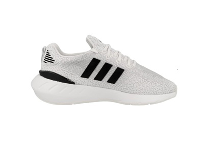 Zapatillas Adidas Swift Run 22 blancas para mujer en talla 39 1/3 EU, con las tres bandas negras y suela blanca ligera, vistas de perfil sobre fondo neutro. Sneakers cómodas y transpirables para caminar por la ciudad, trabajar muchas horas de pie o combinar con looks urbanos casual.