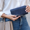 Cartera Desigual Alessia Mariona azul marino para mujer con mandala en relieve