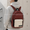 Mochila Adidas hombre urbana casual lifestyle para universidad y uso diario Hombre usando mochila Adidas marrón y beige estilo urbano casual para universidad, oficina y viajes