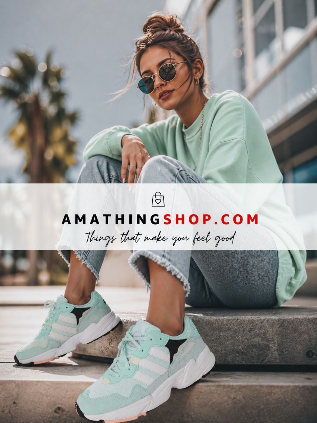 Mujer con zapatillas Adidas Yung 96 verdes Ice Mint en look casual urbano, sneakers cómodas para uso diario