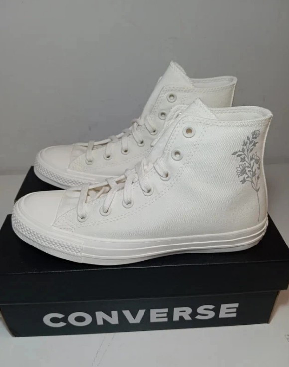 zapatillas-converse-blancas-bordado-floral2 zapatillas Converse blancas con bordado floral plateado