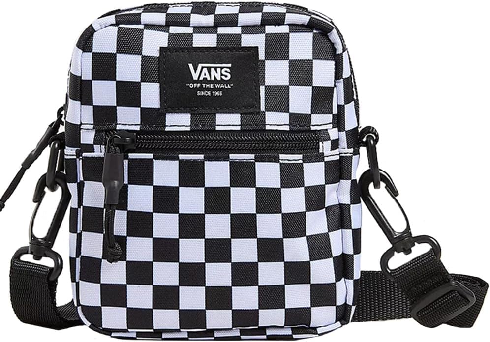 Bolso Vans Bail Shoulder Bag Black White con diseño checkerboard, tamaño compacto y correa ajustable. Ideal para uso diario, viajes y estilo urbano tanto para hombre como mujer.