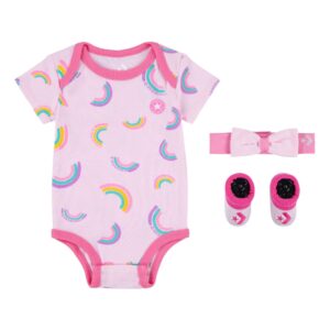 Conjunto Converse Rainbows para bebé en color rosa con body, patucos y cinta con lazo. Presentado en caja regalo, ideal como regalo original para recién nacido.