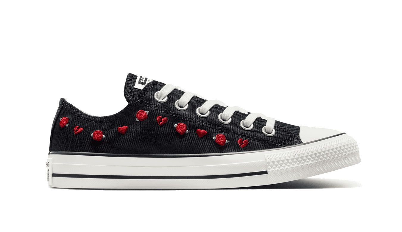 converse negras mujer con corazones rojos zapatillas casual comodas uso diario