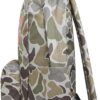 Vista lateral de mochila Vans Old Skool Grom camuflaje verde 18L con fondo aproximado de 11,4 cm, bolsillo lateral y tirantes ajustables, ideal para uso escolar, instituto, viajes cortos y diario.