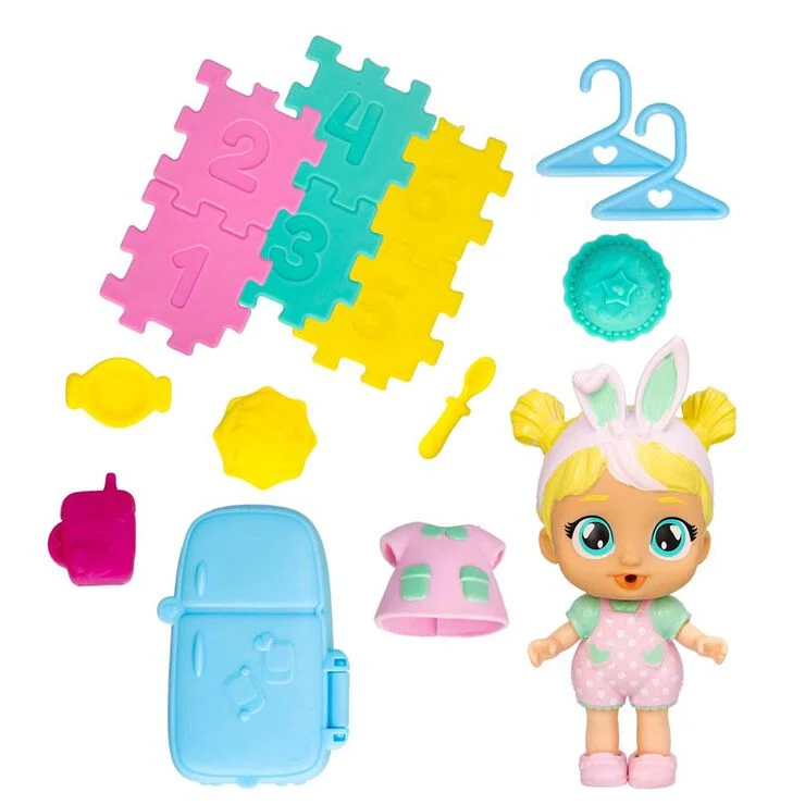 Accesorios del set Cry Babies Playtime Cocina de Chloe con ropa, pasteles, nevera y tapetes