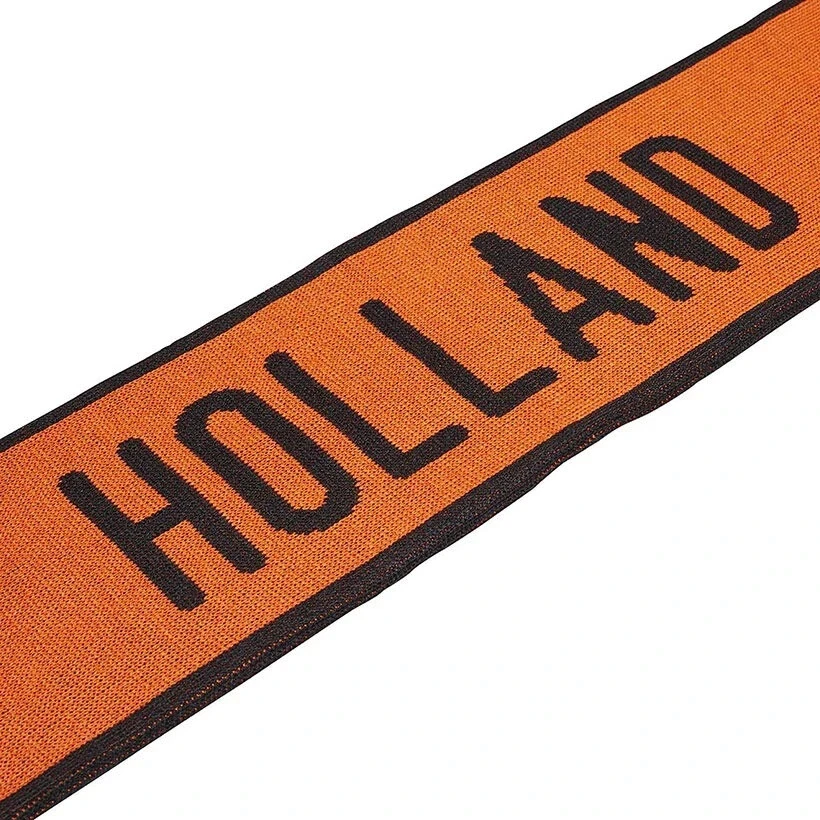 Detalle Logo Adidas Bufanda Oficial Países Bajos Detalle del logotipo Adidas tejido en la bufanda oficial Países Bajos Holanda FJ0994
