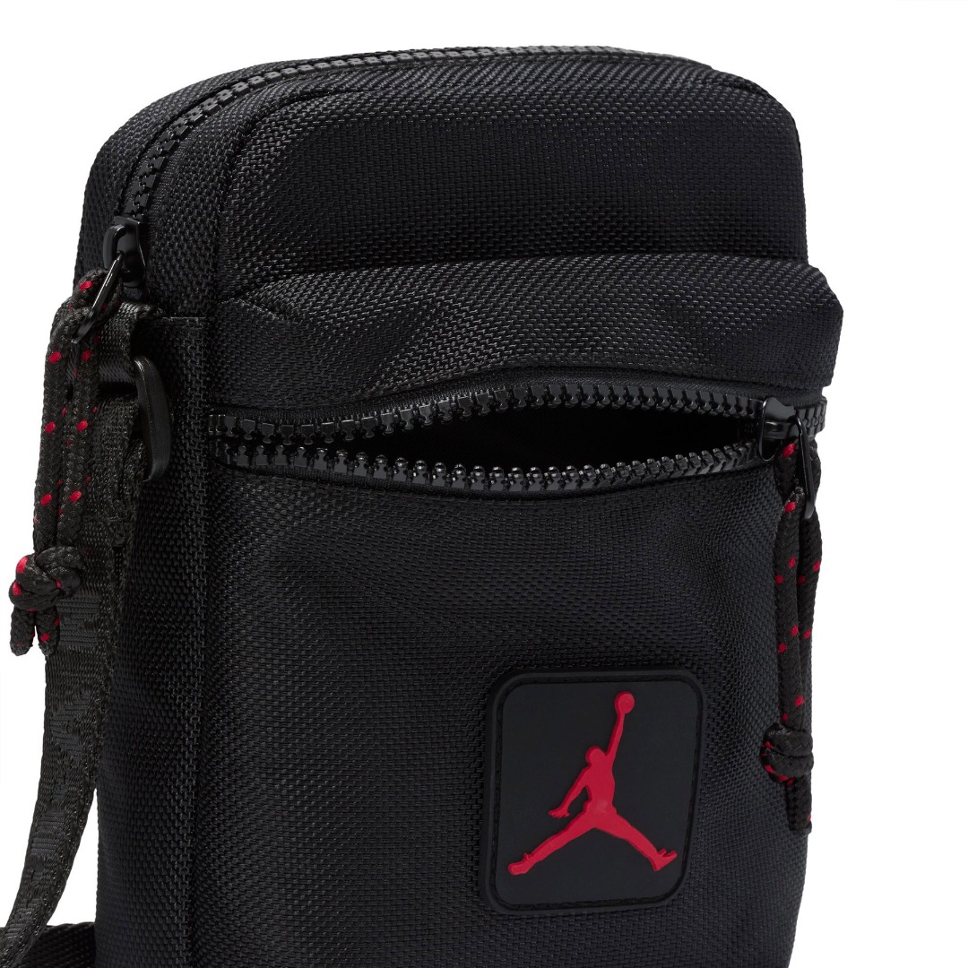 bolso negro jordan