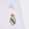 Detalle escudo oficial Real Madrid mochila adidas blanca original