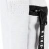 Detalle lateral bolso Jordan Airborne Festival blanco con bolsillo frontal cremallera y correa negra