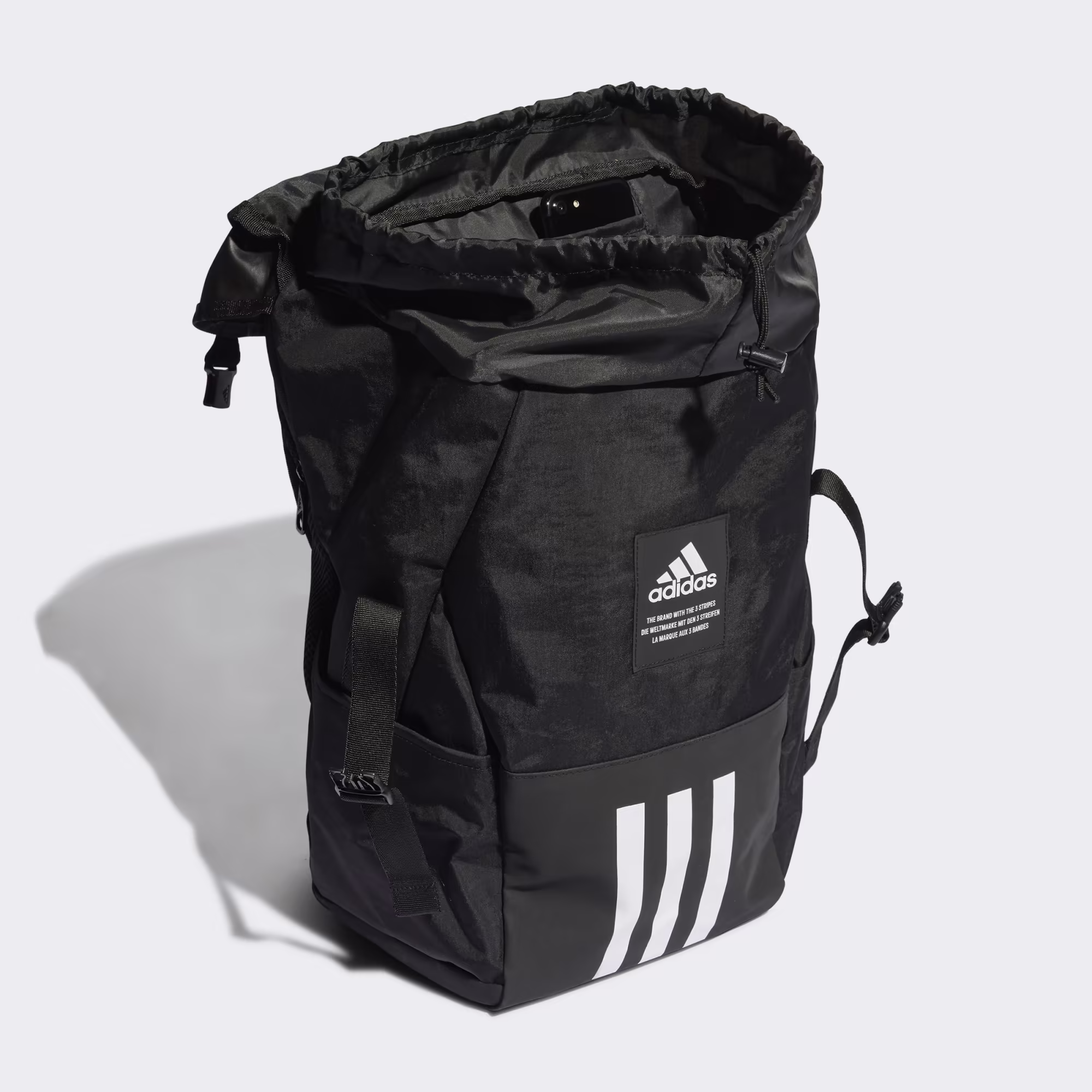Compartimento principal abierto de la mochila Adidas HC7269 con cierre mediante cordón