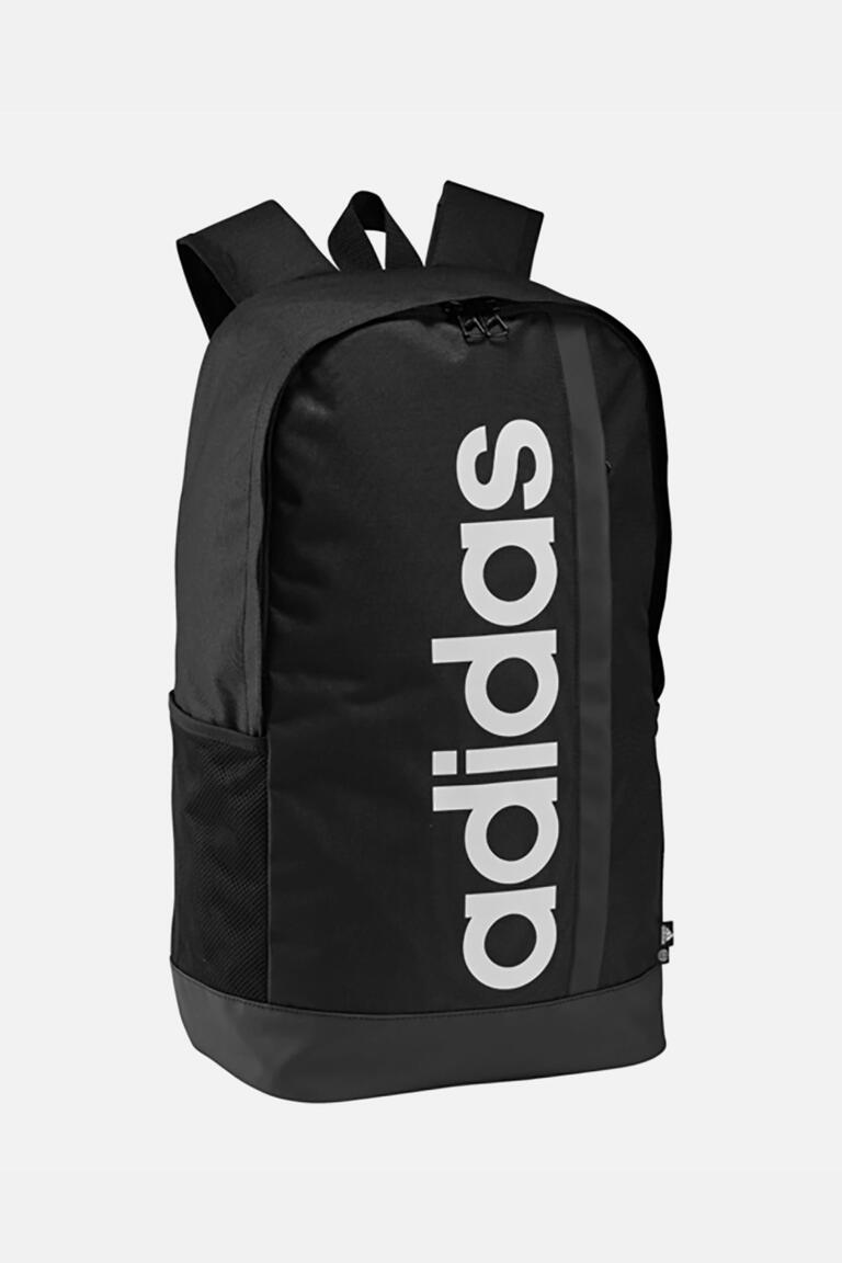 Mochila adidas Linear Essentials negra original de 22,5 litros con logotipo blanco vertical para universidad, trabajo, gimnasio y uso diario.