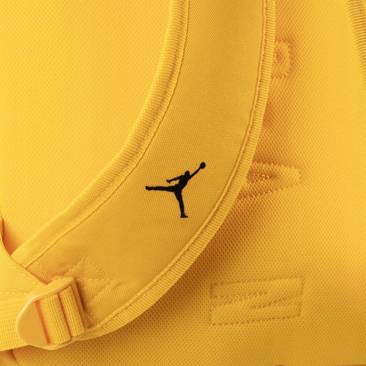 Tirante acolchado mochila Jordan amarilla con logo Jumpman negro