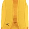 Parte trasera mochila Jordan amarilla con tirantes acolchados ajustables