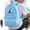 Hombre con mochila Jordan azul celeste HBR Eco 23L MA0931-BJB