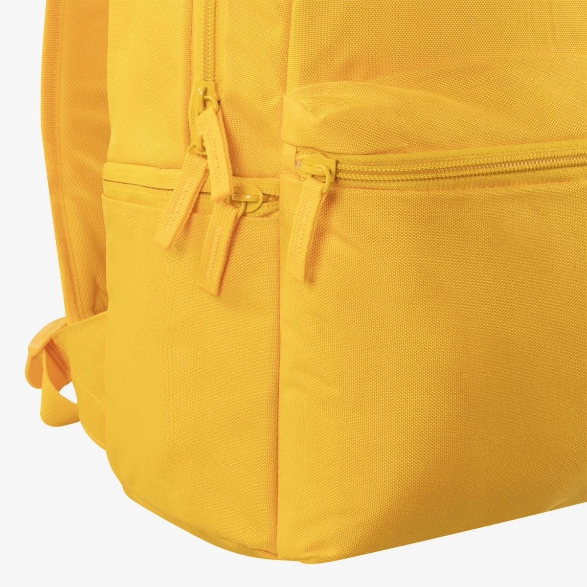 Detalle cremalleras y bolsillo lateral mochila Jordan Eco Daypack amarilla