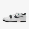 Vista lateral interior de las Nike Air Alpha Force 88 en tonos claros con detalles negros y verdes.