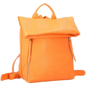 Mochila Desigual naranja 22SAKP01 de mujer, vista frontal con logo en relieve y cremalleras